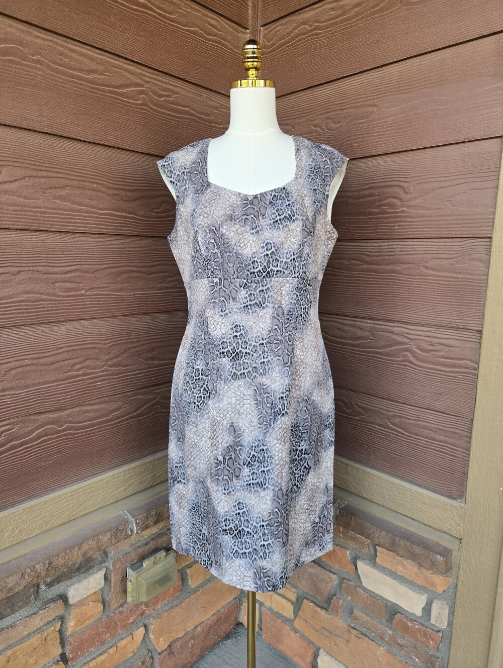Voir Voir Gray & Beige Snakeskin Sleeveless Sheath Dress Women’s Size 8
